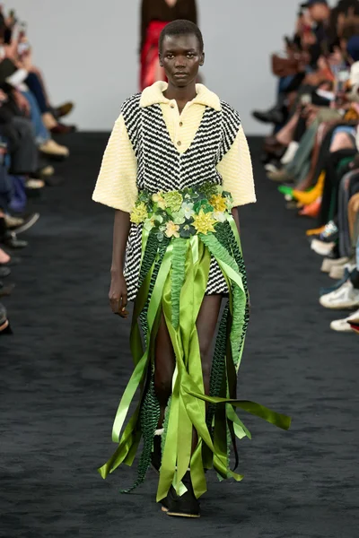 Look 12